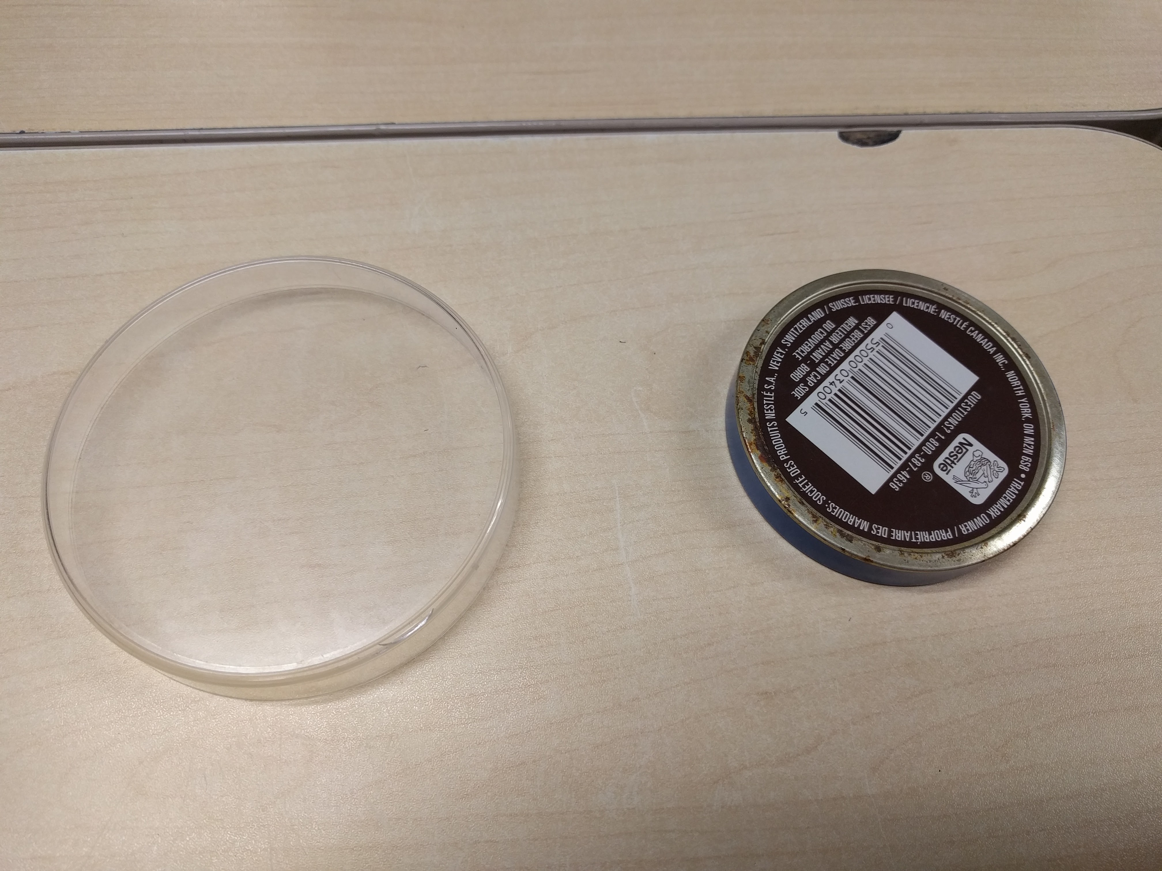 Plastic Petri Dish, Metal Lid